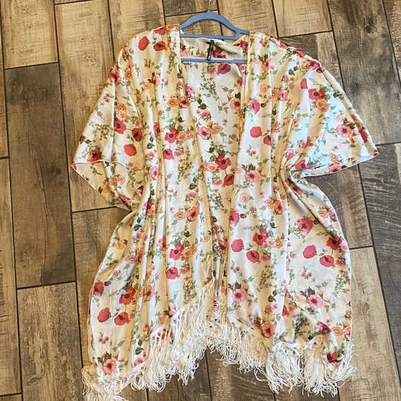 Ivory Love S/M Long Floral Kimono Cardigan- silky feel Floral Kimono with Fringe - Picture 3 of 13